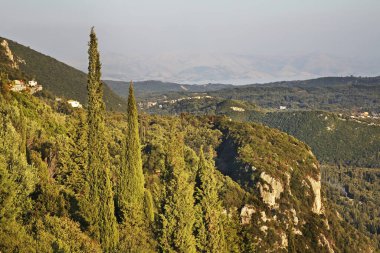 Palaiokastritsa yakınlarındaki dağlar. Yunanistan