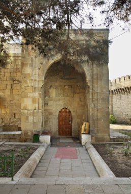 Mardakan 'daki Quadrangular Kalesi' ndeki camii. Azerbaycan