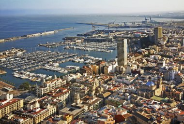 Alicante 'nin panoramik görüntüsü. İspanya