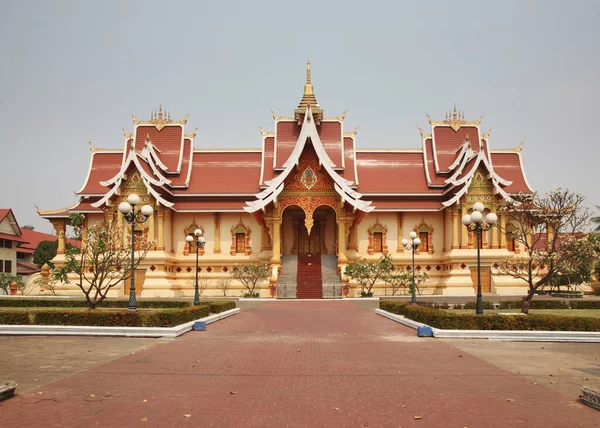 Hor Thammasapha Buddhist Convention Hall Wat Luang Nuea Nua Temple — стоковое фото