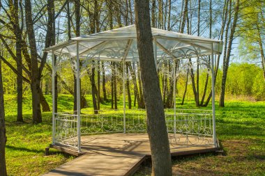 Çehov 'da şehir parkı ve dinlenme yeri (eski Lopasnya). Rusya