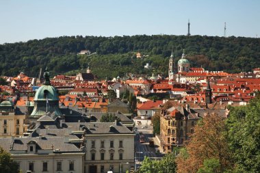 Prag 'daki Küçük Şehir (Mala Strana) manzarası. Çek Cumhuriyeti
