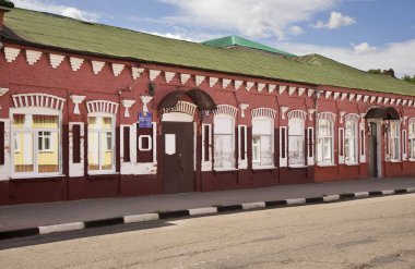 Lepel 'deki Lenin caddesinde alışveriş sıraları. Beyaz Rusya