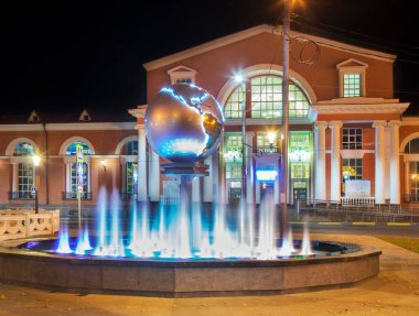 Bryansk 'taki tren istasyonu meydanında. Rusya