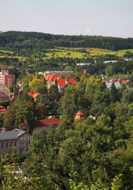 Kudowa-Zdroj 'un panoramik manzarası. Polonya