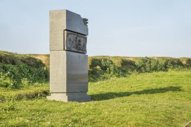 Borodino köyü yakınlarındaki Borodino arazisindeki Raevsky bataryasında topçuların anıtı. Rusya