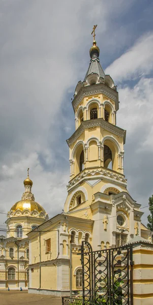 Καθεδρικός Ναός Του Αγίου Ανδρέα Και Εκκλησία Του Βλαντιμίρ Ίσοι — Φωτογραφία Αρχείου