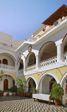 Symi Adası 'ndaki Başmelek Michael Panormitis Manastırı. Yunanistan