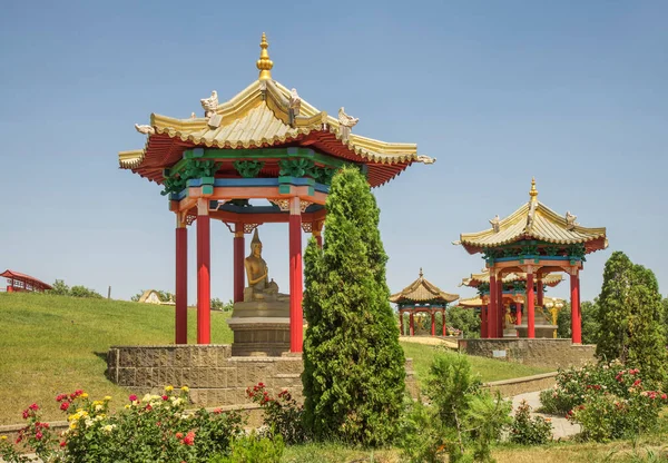 Golden Abode Buddha Shakyamuni Burkhan Bakshin Altan Sume Elista 미키아 — 스톡 사진