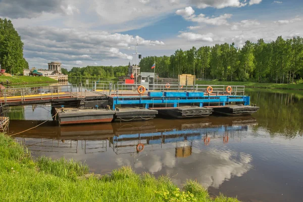 Färjeöverfart Dubna Ryssland — Stockfoto