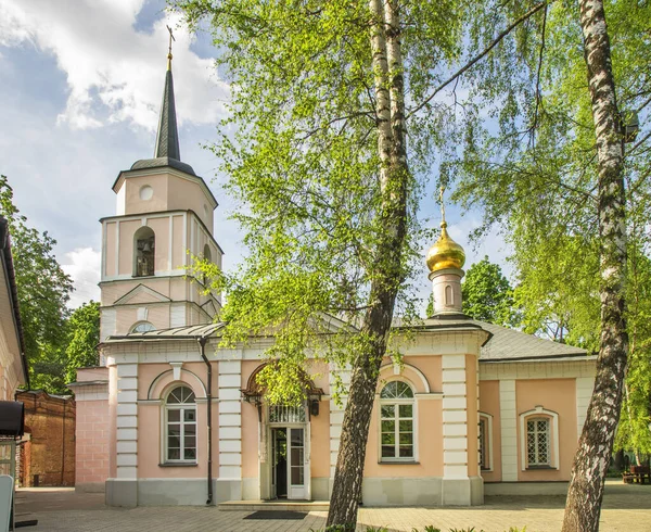 Εκκλησία Της Μεσιτείας Της Παναγίας Του Pokrovskoye Streshnevo Estate Στο — Φωτογραφία Αρχείου