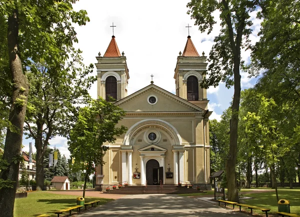Kerk van de Onbevlekte Ontvangenis van de Maagd Maria in Jozefow. Polen — Stockfoto