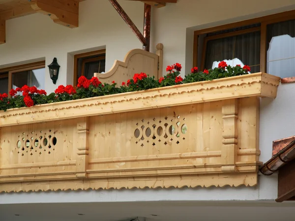 Balcón de casa. Mayrhofen. Austria — Foto de Stock