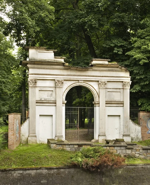 Cancello romano a Pulawy. Polonia — Foto Stock