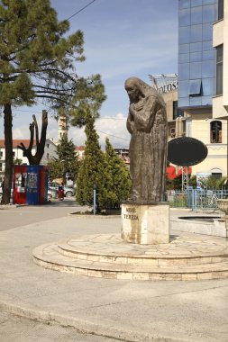 Anıt Shkoder Rahibe Teresa. Arnavutluk