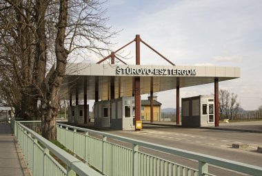 Sınır noktası Sturovo. Slovakya