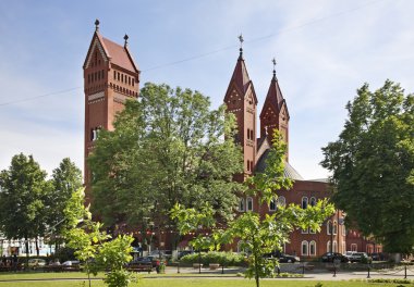 Saints Kilisesi Simon ve Helen (kırmızı kilise) Minsk. Belarus