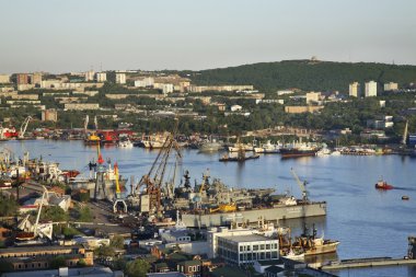 Vladivostok 'taki Golden Horn körfezi. Rusya