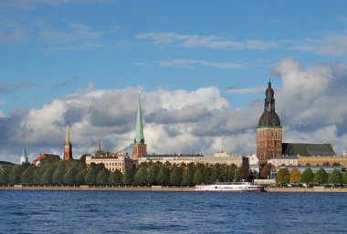 Riga 'daki Daugava Nehri. Letonya