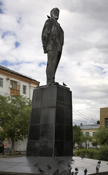 Monument till Vladimir Majakovskij i Dzerzhinsk. Ryssland — Stockfoto