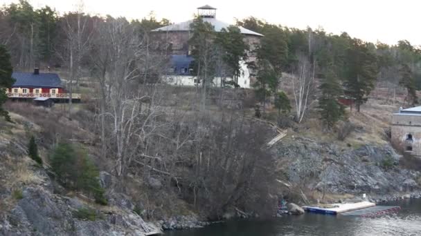 Вид на жизнь на островах Стокгольмского архипелага — стоковое видео