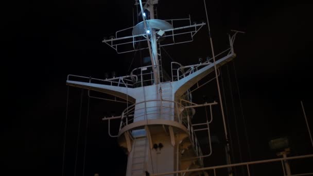 Antena de buques y sistema de navegación en ferry por la noche — Vídeos de Stock