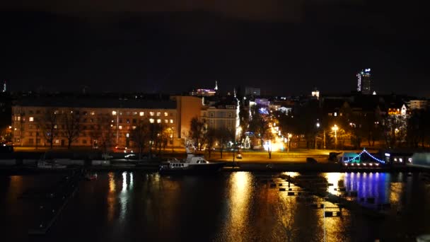 Nacht Stadt Riga, Echtzeit — Stockvideo