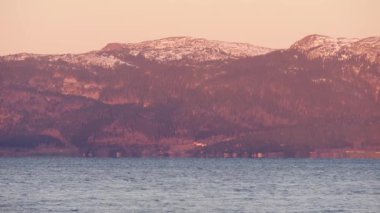 Dağlar ve kış fiyort manzara, Trondheim, Norveç