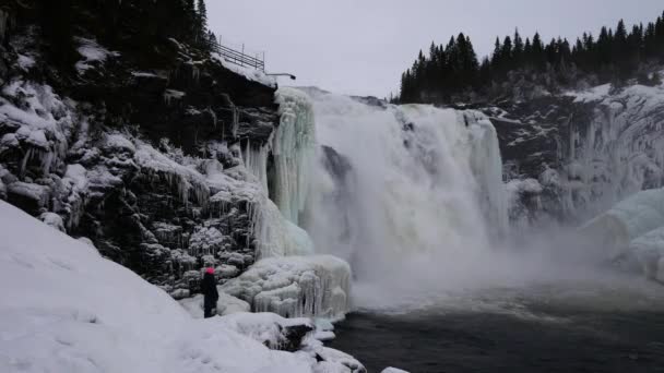 Zweden Tannforsen waterval, winter — Stockvideo