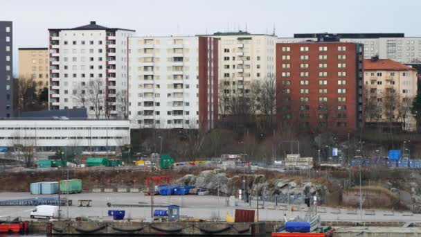 Vista panorámica de una zona residencial con casas de muchos pisos . — Vídeos de Stock