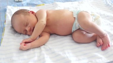 Diapper Tunceli yeni doğan bir bebek ses uyku