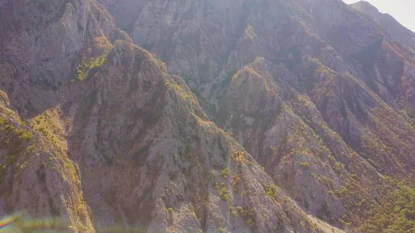 Karadağ 'daki sarp kayaların hava manzarası