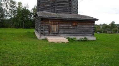 Kanalı yakınındaki geleneksel Hollanda Yeldeğirmeni. Hollanda