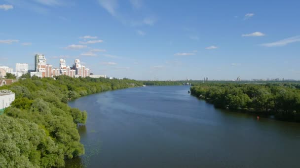 Река Москва, Россия - вид с воздуха — стоковое видео