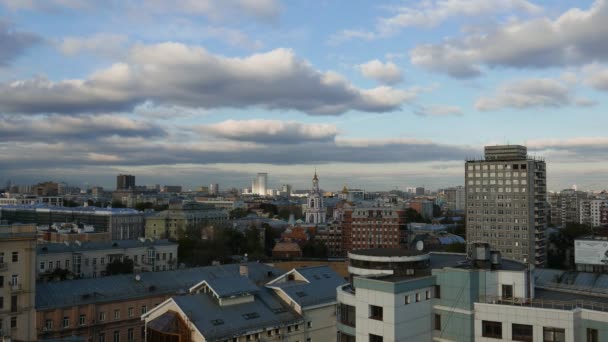 Zavedení výstřel. Moskva, Zemljanoj val, zahrada okruhu — Stock video