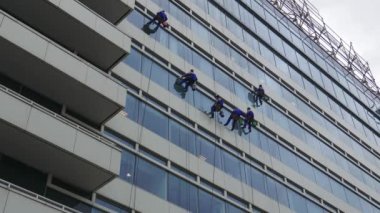 gökdelen pencere cam temizleyicileri