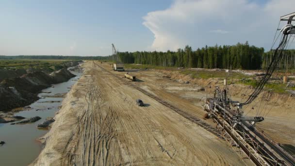 Människor på crane Fock — Stockvideo