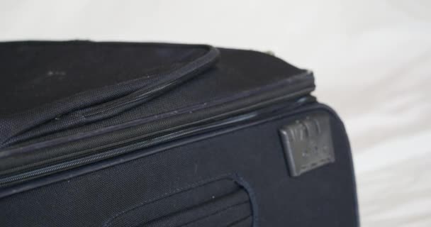 Fermeture des bagages et fermeture éclair sur valise bagages - Fermer, Macro — Video