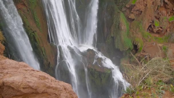 Cascades d'Ouzoud situées dans le village du Grand Atlas de Tanaghmeilt, dans la province d'Azilal au Maroc, Afrique 