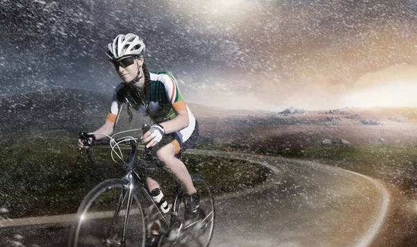Rower rowerzysta konna Góra — Zdjęcie stockowe