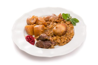 Geleneksel Yahudi Cholent (Hamin) İsrail'den at ile görev yaptı.