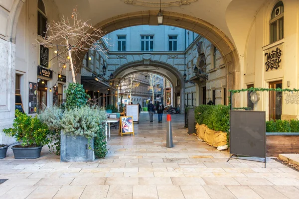 Budapest Dic 2019 Gente Disfrutando Una Mañana Temprana Las Calles — Foto de Stock