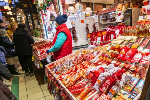 Budapest Dec 2019 Pessoas Desfrutando Colorido Grande Mercado Budapeste Todos — Fotografia de Stock