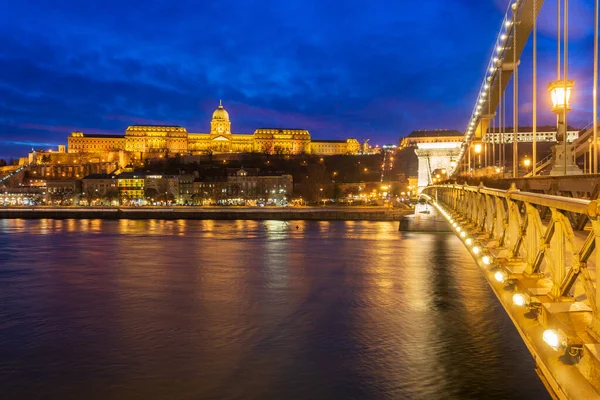 Budapest Grudzień 2019 Piękny Budapeszt Węgry Dabune Błękitnej Godzinie Zamek — Zdjęcie stockowe