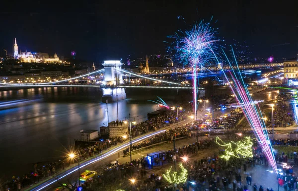 Budapest Ene 2020 Gente Feliz Celebrando Año Nuevo Nueva Década —  Fotos de Stock