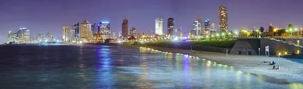 Amplio panorama nocturno del horizonte costero de Tel Aviv — Foto de Stock