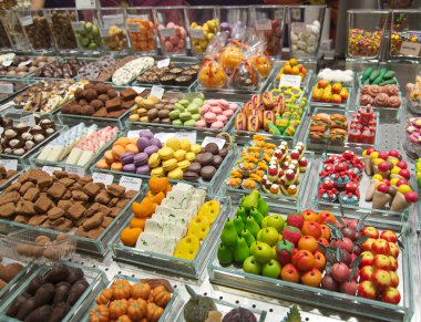 Barcelona La Boqueria Market renkli şeker