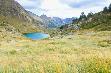 Estany de Mes Amunt - Tristaina üç göl