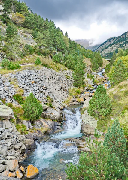 Waterfalls in Vall de Nuria, Pyrenees, Catalonia, Spain — Stock Photo, Image