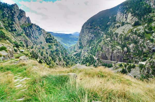 Vall de Nuria nas montanhas dos Pirenéus na Catalunha, Espanha — Fotografia de Stock